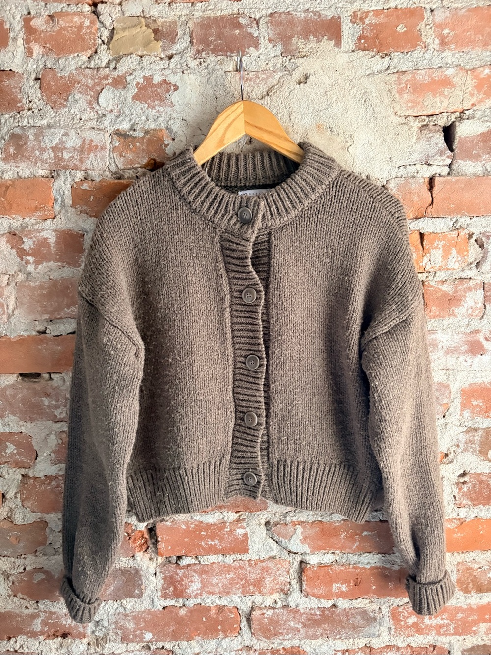 ASOS Design Tan Button Front Fitted Cardigan Sweater - Picture 2 of 3